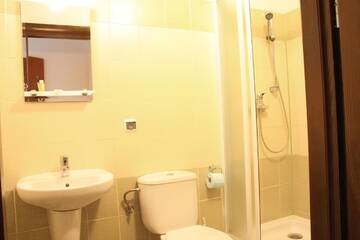 Фото номера Двухместный номер с 2 отдельными кроватями Отель Hotel Słowik г. Poniatowa 6