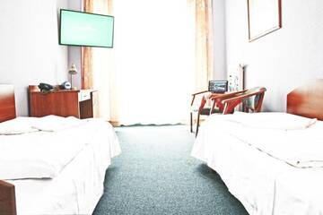 Фото номера Двухместный номер с 2 отдельными кроватями Отель Hotel Słowik г. Poniatowa 7