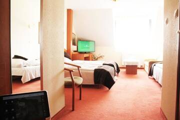 Фото номера Семейный номер Отель Hotel Słowik г. Poniatowa 3